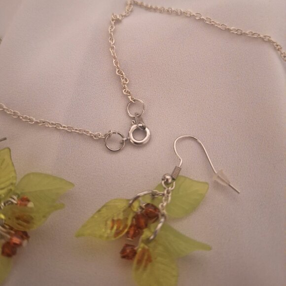 Artisan Kazuri Ceramic Bead Glass Crystal Acrylic Leaves Cherry Jewelry Set - Picture 5 of 6